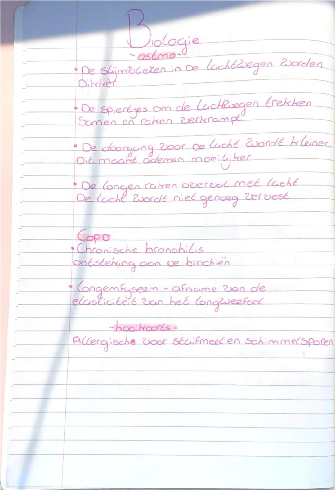 1

Bis
Gialogie
-thema 1-
Potosynthese

• Als planten hun eigen zwedingsstoffen maken noem.
Je oat: Polosynthese.

• In de bladgroentrorrels
