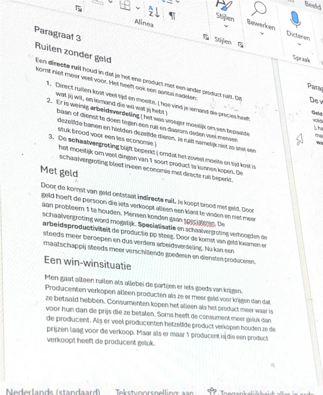 # PARAGRAAAF 1 Productiefactoren

Productiefactoren zijn de middelen die een persoon nodig heeft om een dienst te
kunnen produceren. Er zijn