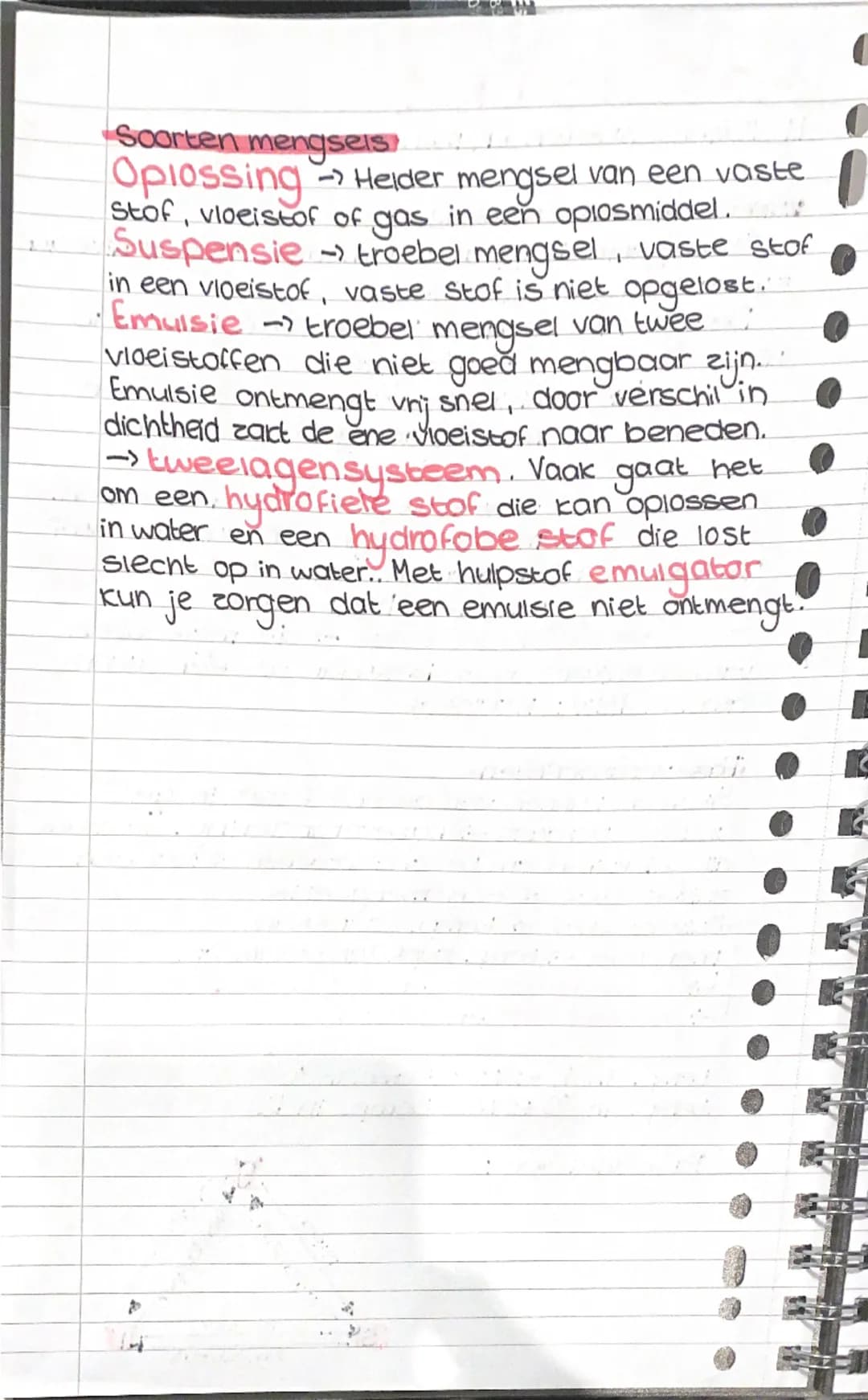 ## Hoofdstuk 1

1.1 Zuivere stoffen en mengsels

zuivere stoffen en mengsels
- Stofeigenschappen waarnemen → macroniveau
= waarnemen met zin