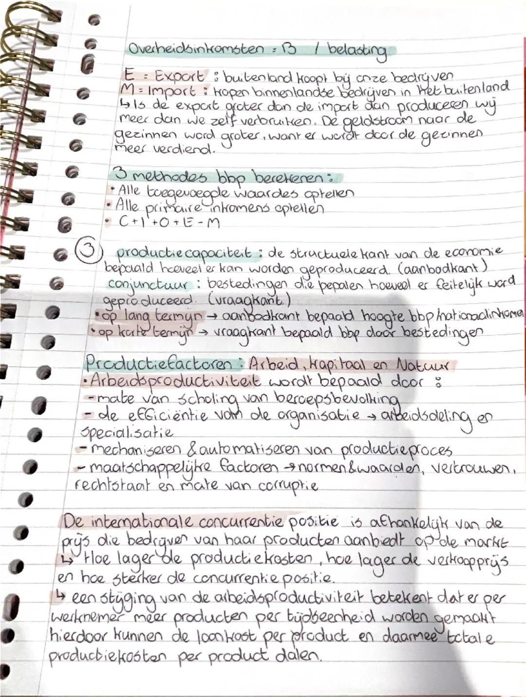 # Economie
+ Europa
e verdienen en uitgeven + E
Verdienen en uitgeven.

① toegevoegde waarde = het verschil tussen de omzet en
de introopwaa