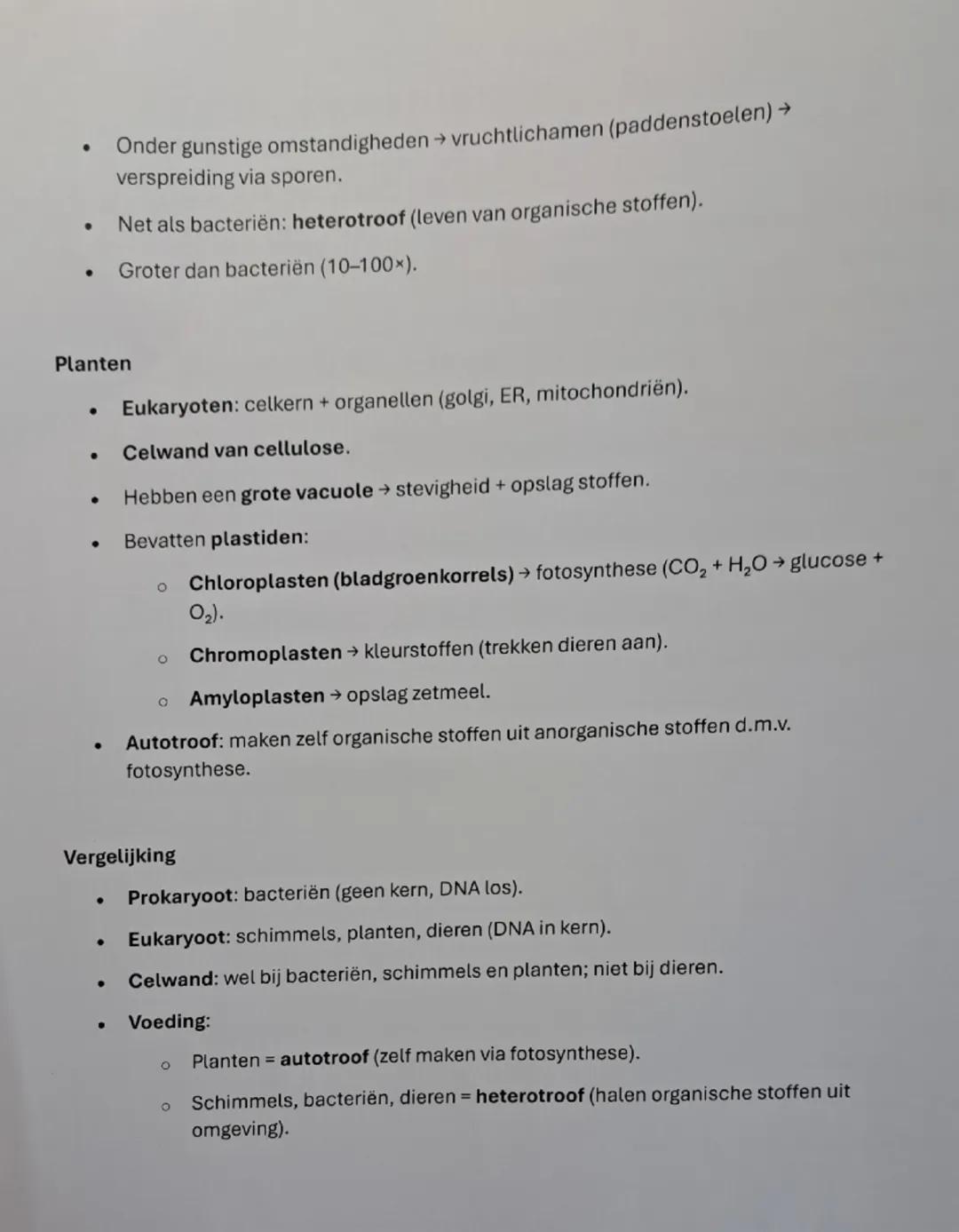 Samenvatting Biologie:

Paragraaf 1

Cellen en Organisatieniveaus

1. Organisatieniveaus

- Biologie onderzoekt structuren op verschillende 