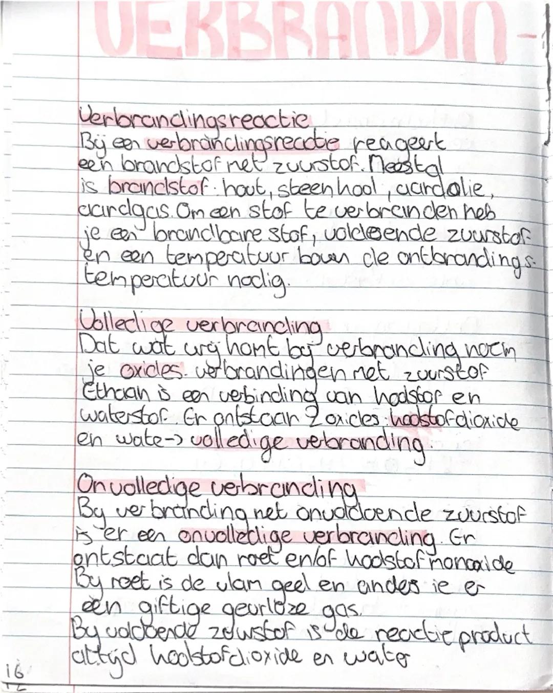# CHEMISCHE
reactics

Chemische reactie
By een chemische reactie verdwijnen een
of meerdere beginstoffen. Er ontstaan één
of meerclere nieuw