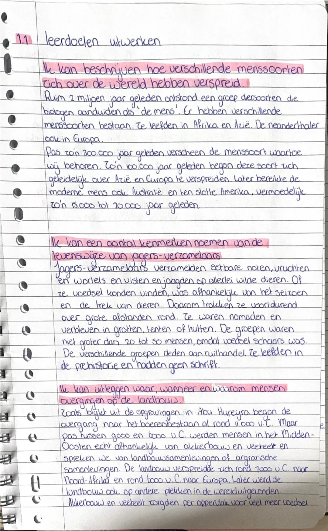 # 1.1 leerdoelen uitwerken.

DE
C

Ilke kan beschrijven hoe verschillende menssoorten
tich over de wereld hebben verspreid...

Ruim 2 miljoe