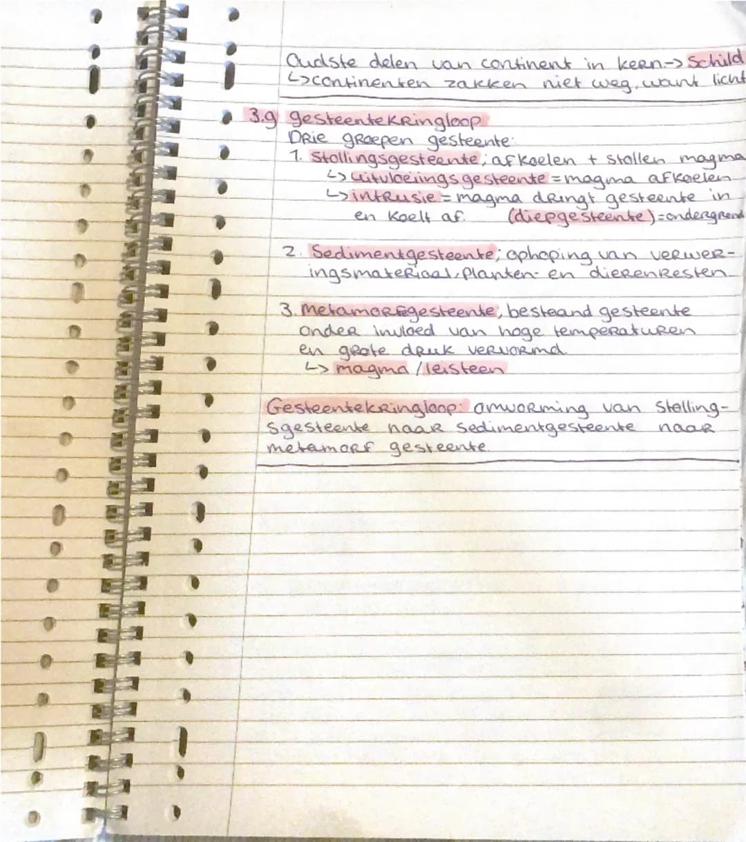 ## Aardrijkskunde periode 1- Hoordstuk 3

### 3.1 De opbouw van de aarde

De aarde veranderd constant. Wetenschappers doen
onderzoek naar de