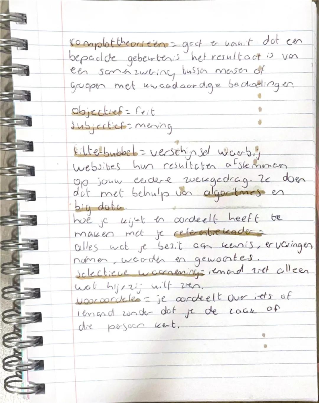 ## Paragraaf 1

om een maatschappelijk vraagstuk te herkennen gebruiken we 3 criteria:
1. het heeft gevolgen voor verschillende groepen in d