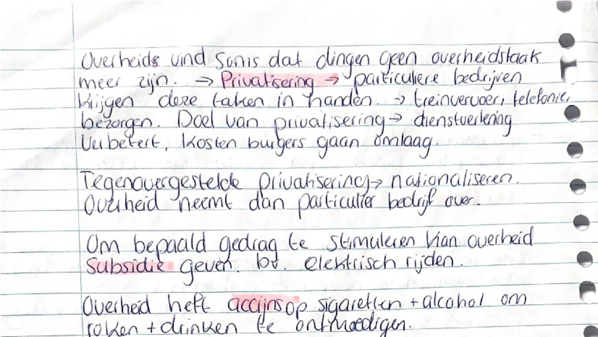 ## HS.P.1.
Overheid levert + betaalt voorzieningen waarvan iedereen gebruik
kan maken → Collectieve goederen. Overheid heeft verschil-
ende 