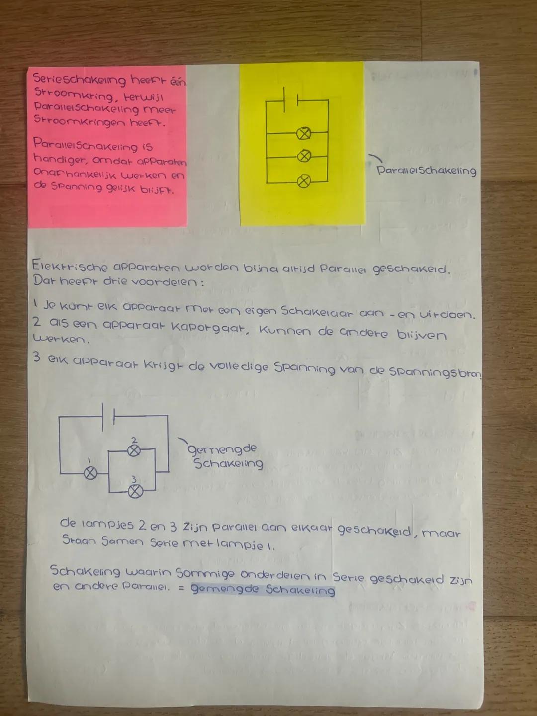 ## Serieschakeling
Serieschakeling heeft één stroomkring, terwijl
Parallelschakeling meer
stroomkringen heeft.
## Parallelschakeling
Parall