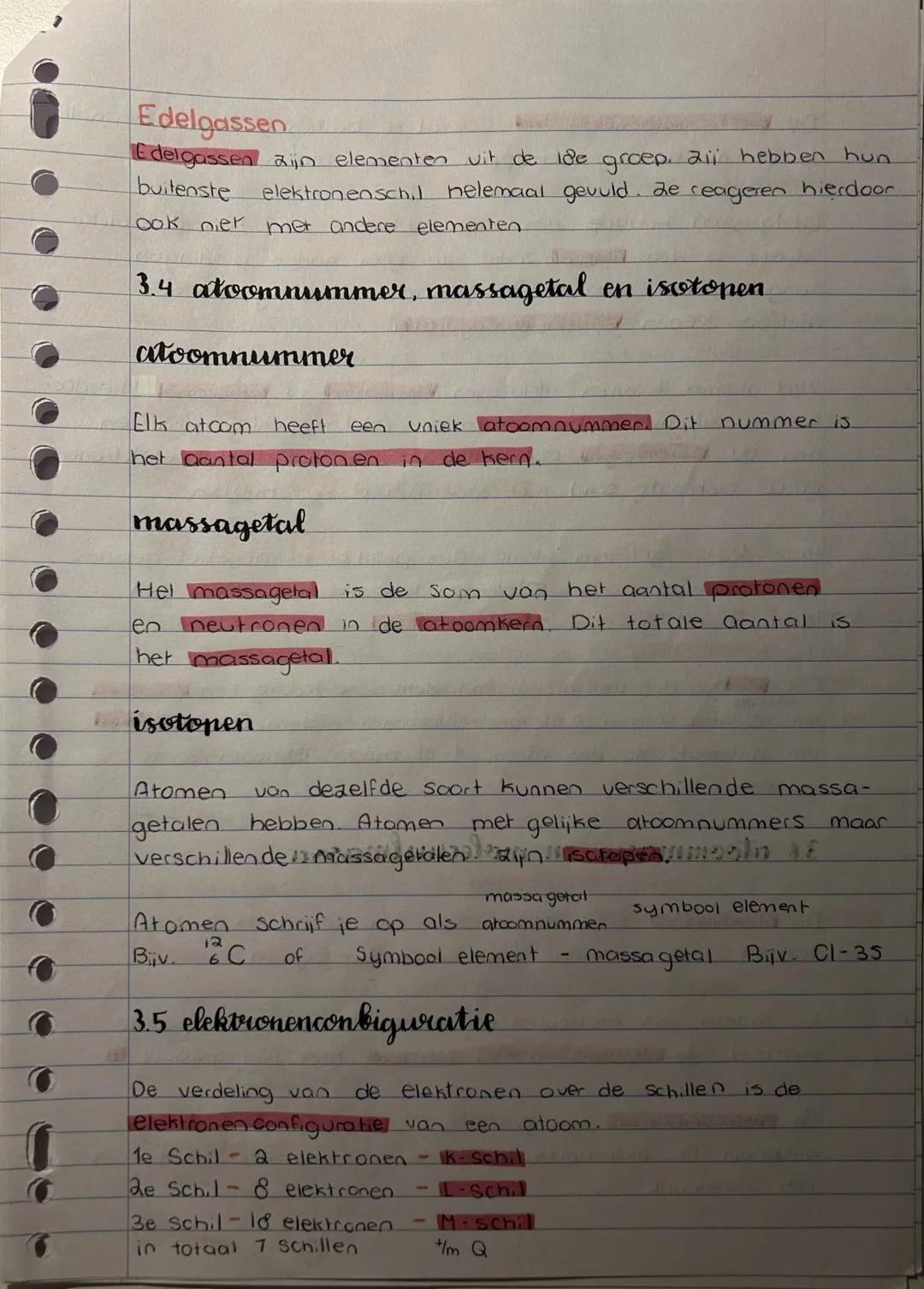 Scheikunde
3.1 de geschiedenis
hoofdstuk 3
De bekenste van de oude (natuur)filosofen is Democritus. Hij
bedacht een naam voor onaichtbare de