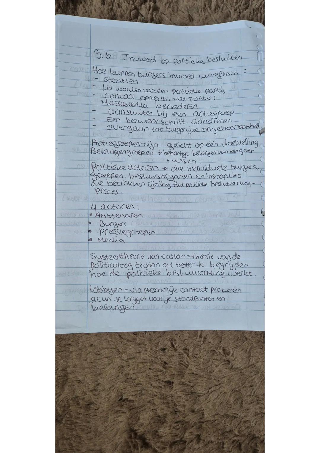 Paragraaf 3.1 Wat is democratie?
Kenmerken democratie:
- Burgers hebben invloed op politieke besluitvorming.
- Er is individuele vrijheid
-