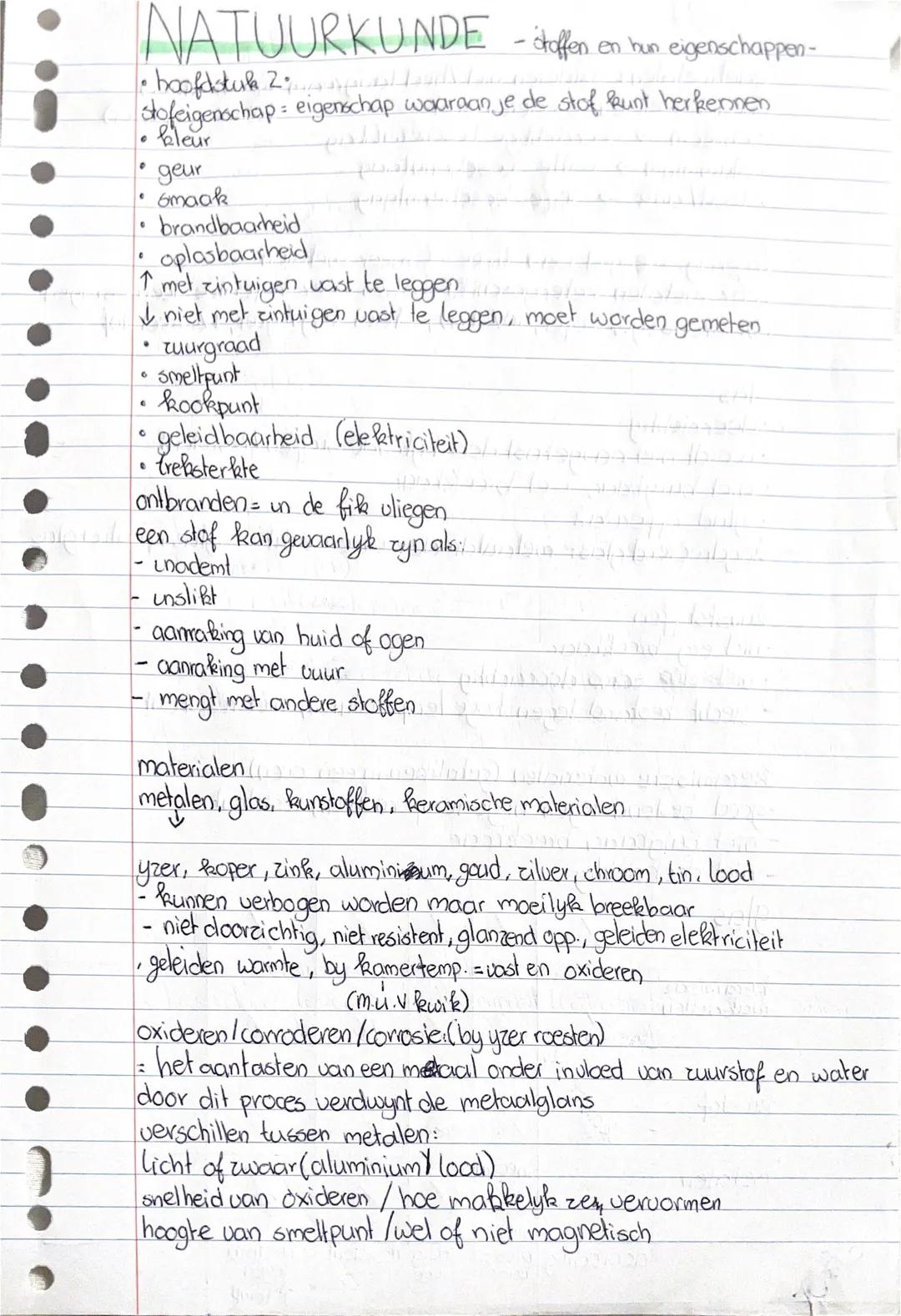 NATUURKUNDE
•hfstk 2.
Massa:
grootheid, zegt iets over de hoeveelheid materie in een voorwerp
symbool: m
eenheid: Kg/g
meetinstrument: balan