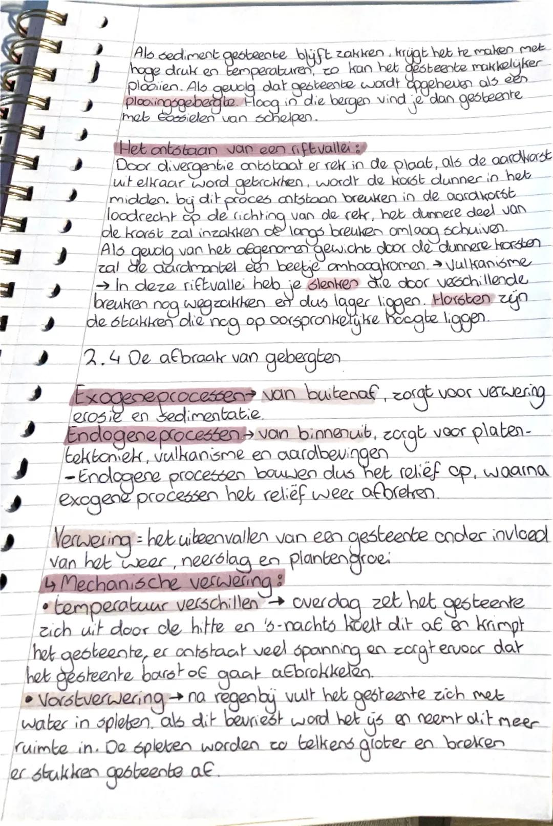 # aardrijkskunde hoofdstuk 2.5
② 2.1 Opbouw van de aarde en platentektoniek
Opbouw van de agrde:
- aardkern bestaat uit nikkel en üzer, t