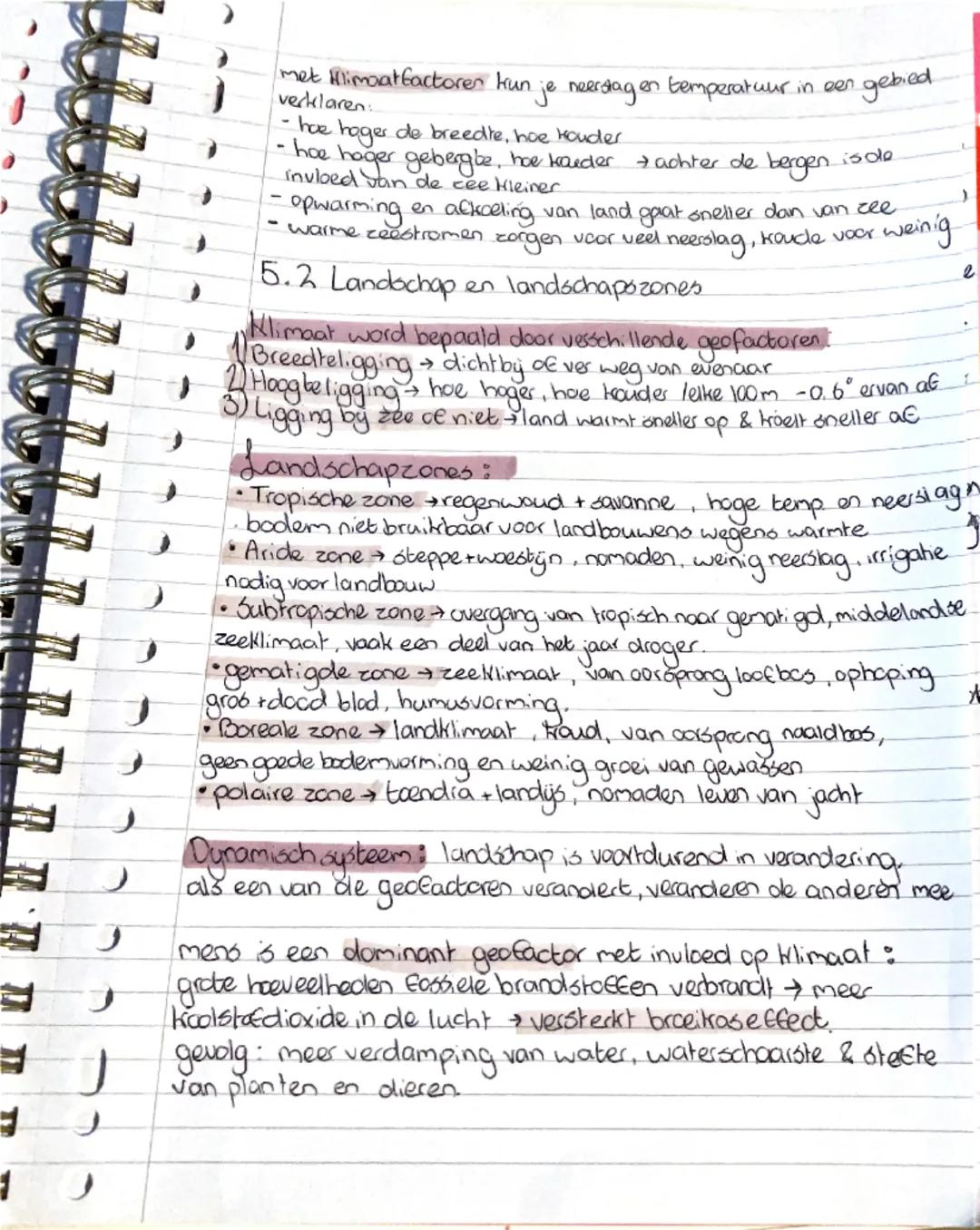 # aardrijkskunde hoofdstuk 2.5
② 2.1 Opbouw van de aarde en platentektoniek
Opbouw van de agrde:
- aardkern bestaat uit nikkel en üzer, t